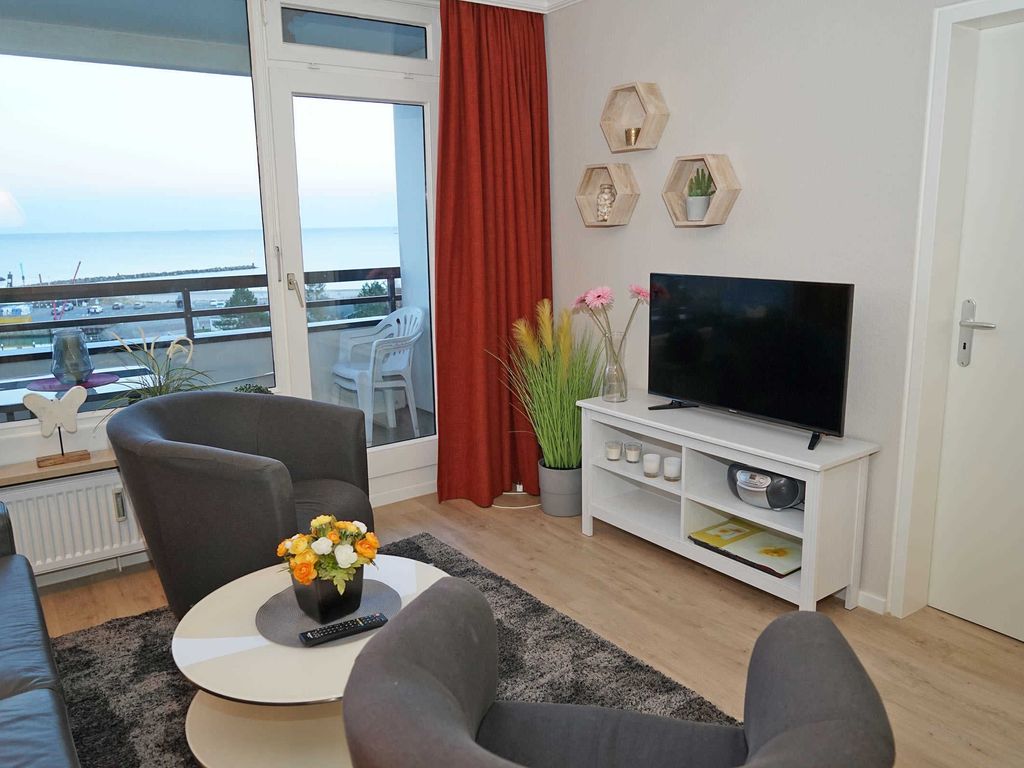 TV und Balkon