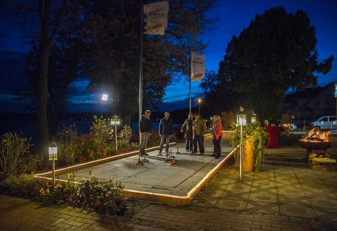 Eisstockbahn direkt auf der Terrasse (Okt-Apr)