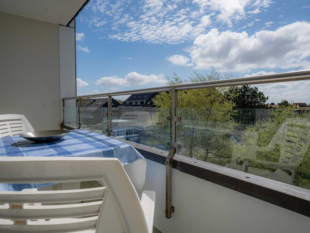 Südbalkon mit kleinem Meerblick