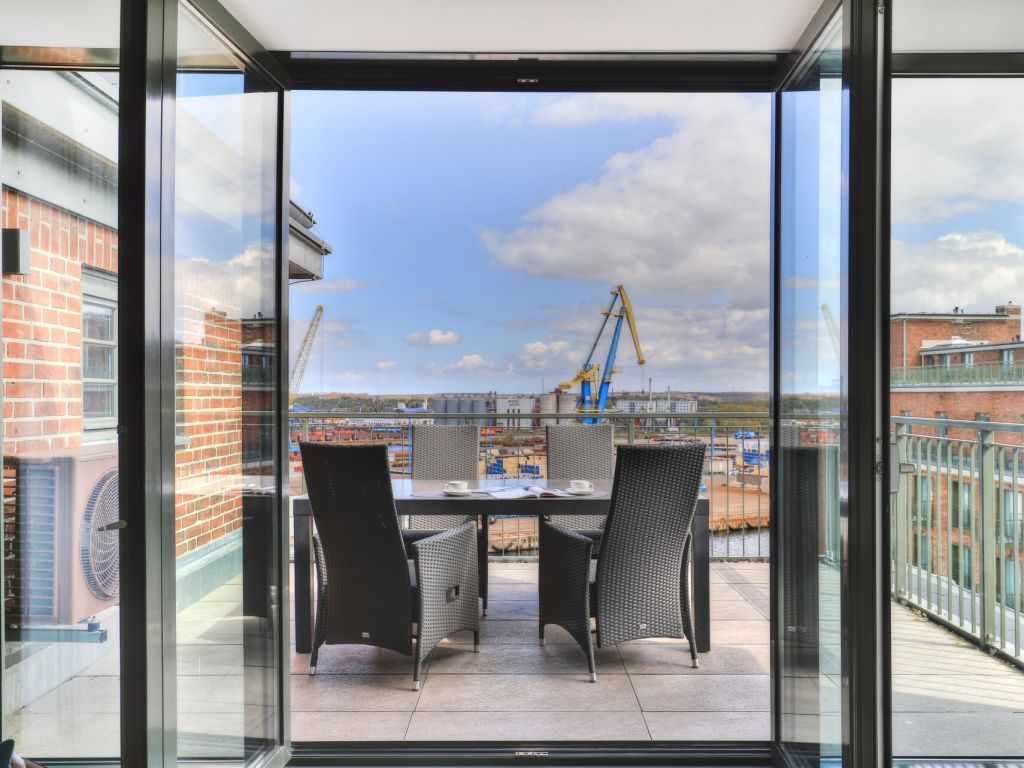 Ohlerich Speicher App. 43 - Blick vom Wohnbereich auf die Dachterrasse