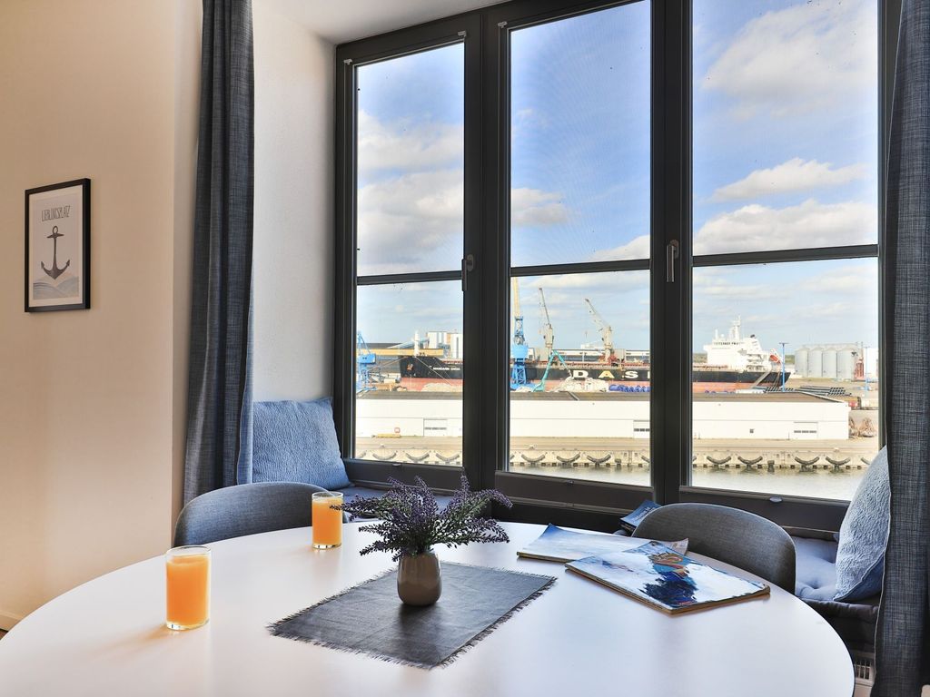 Ohlerich Speicher App. 28 - Blick auf den Essbereich und den Industriehafen