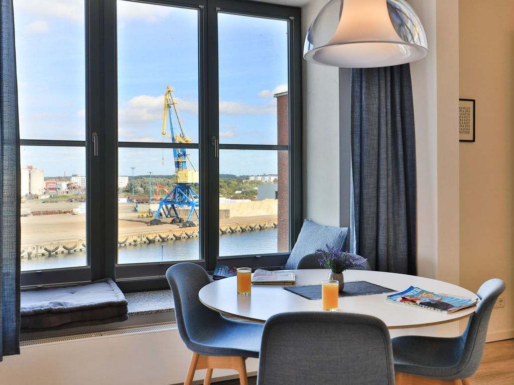 Ohlerich Speicher App. 28 - Blick auf den Essbereich und den Industriehafen