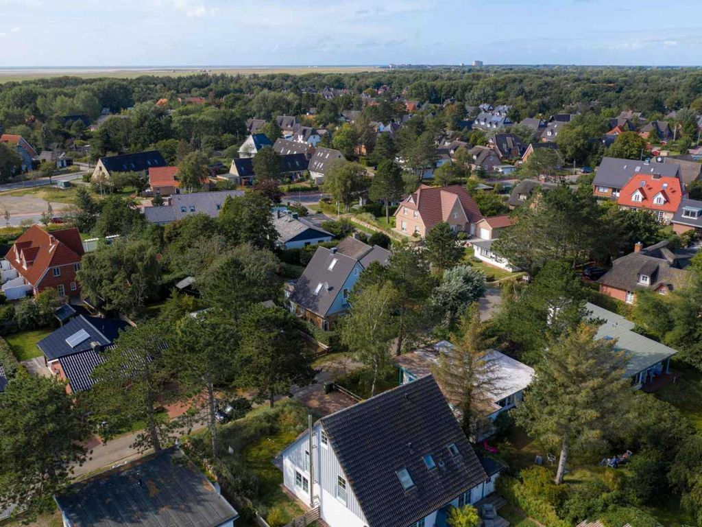 Luftbild mit Meerspanorama
