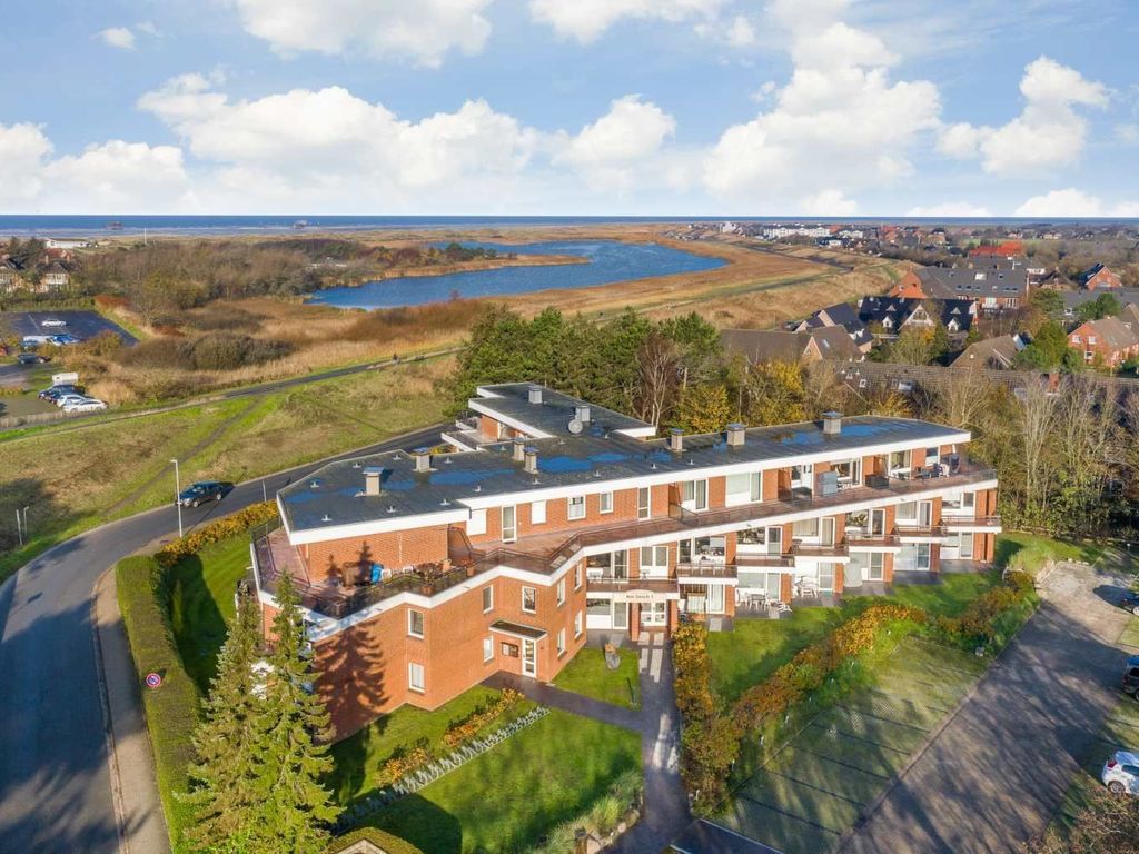 Luftbild mit Meerpanorama