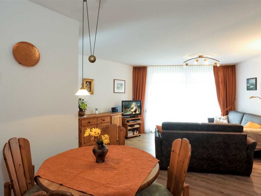 Wohnzimmer mit Essbereich