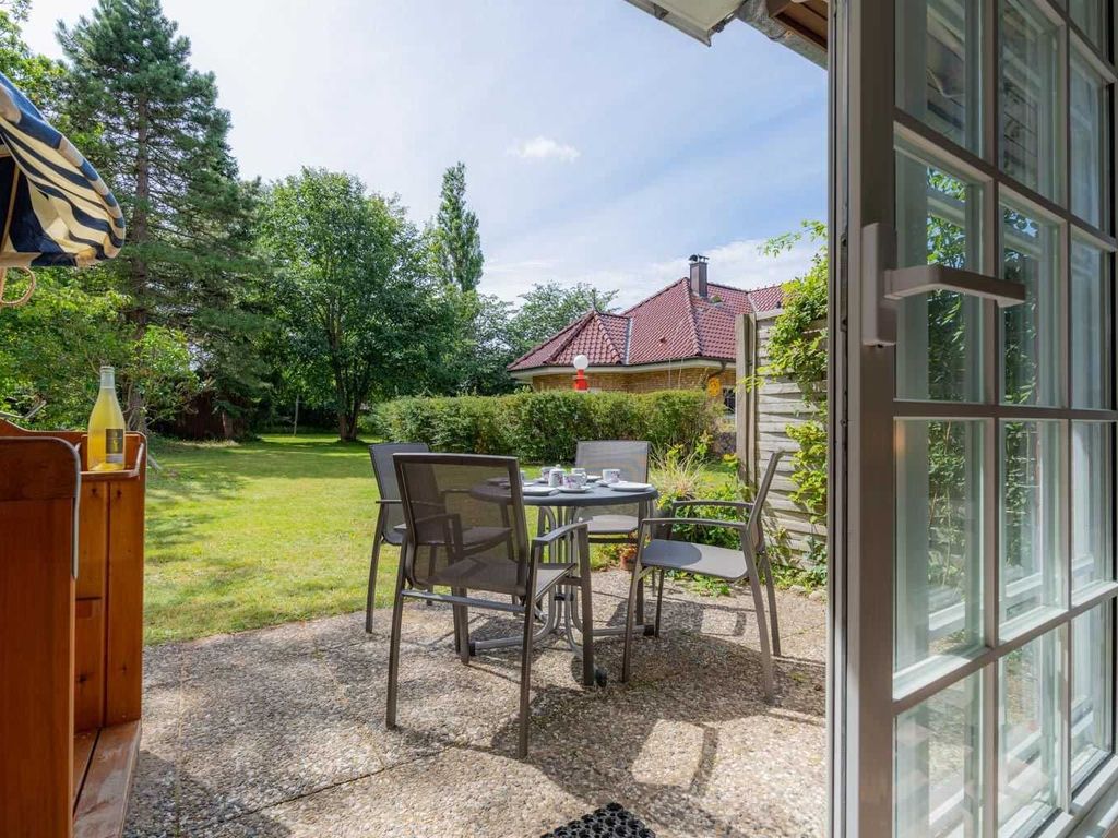 Sonnige Gartenterrasse