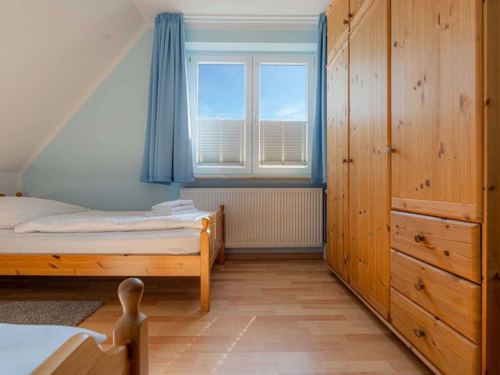 2. Schlafzimmer