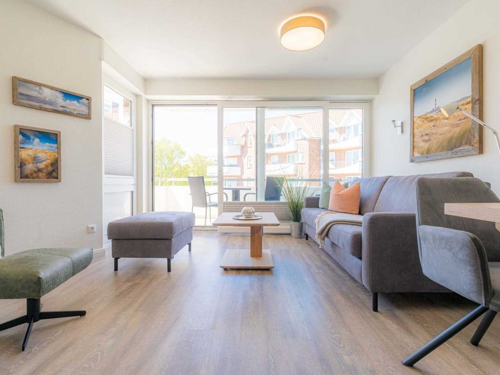 Wohnzimmer mit Balkon