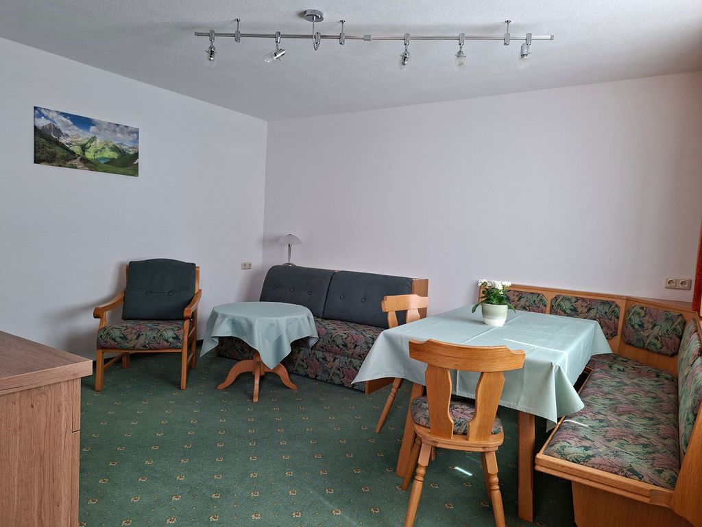 Wohnzimmer mit Essecke