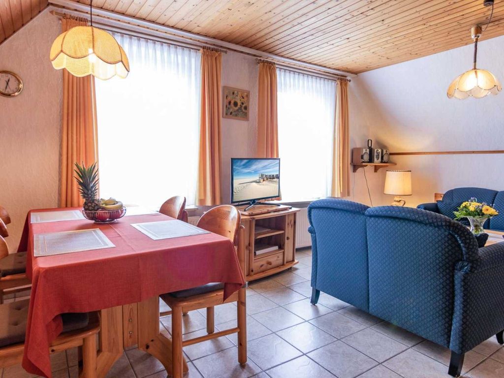 Wohnzimmer und Essbereich