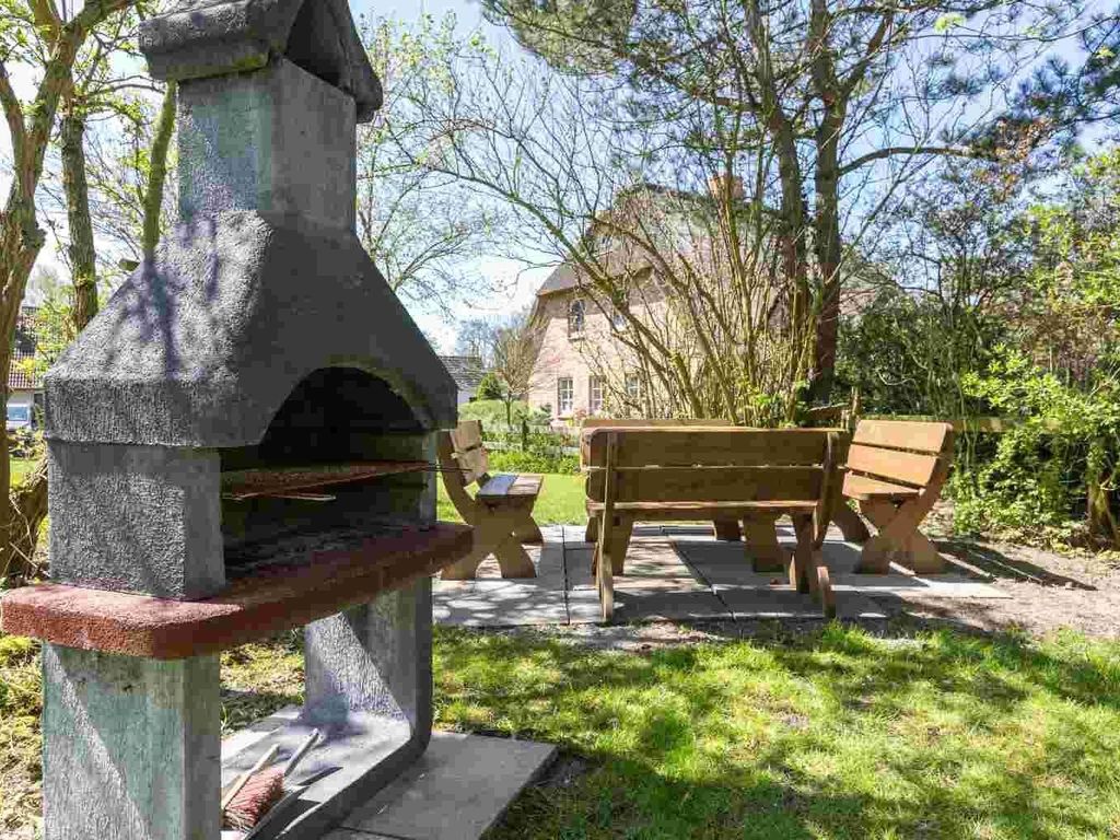 Grillecke im Garten - Haus Westmarken, Wohnung 2, Waldstraße 45, St. Peter-Ording