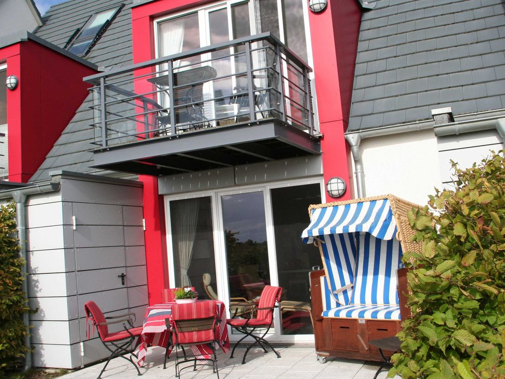 Terrasse mit Strandkorb