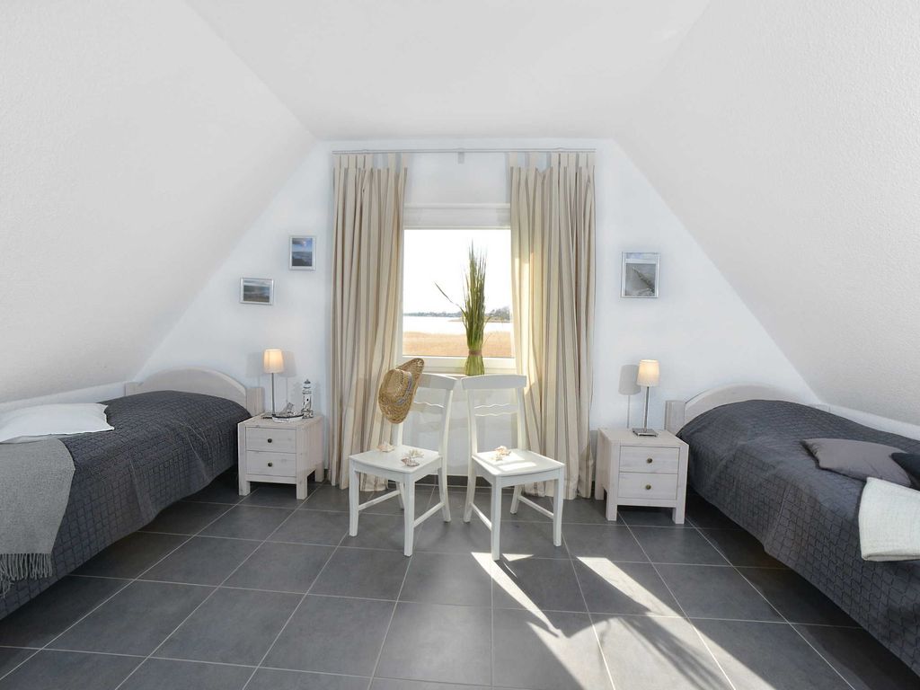 Schlafzimmer im OG mit 2 Einzelbetten
