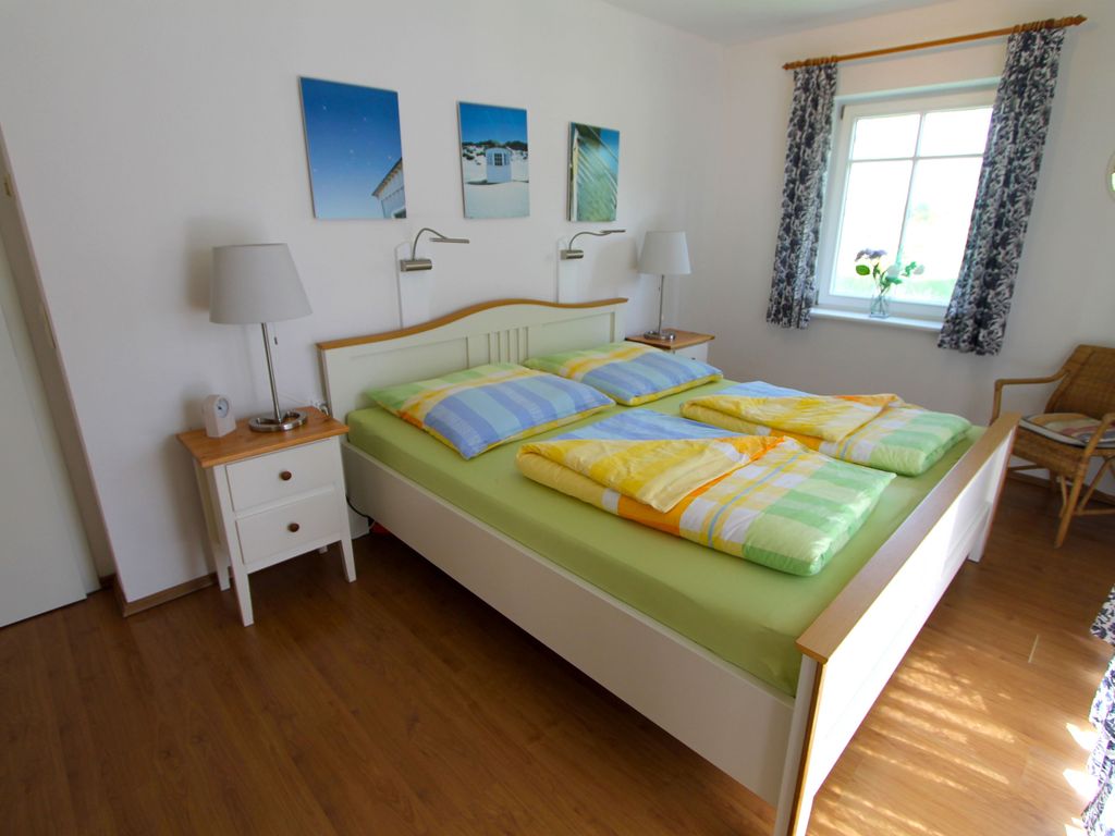 Schlafzimmer mit Doppelbett