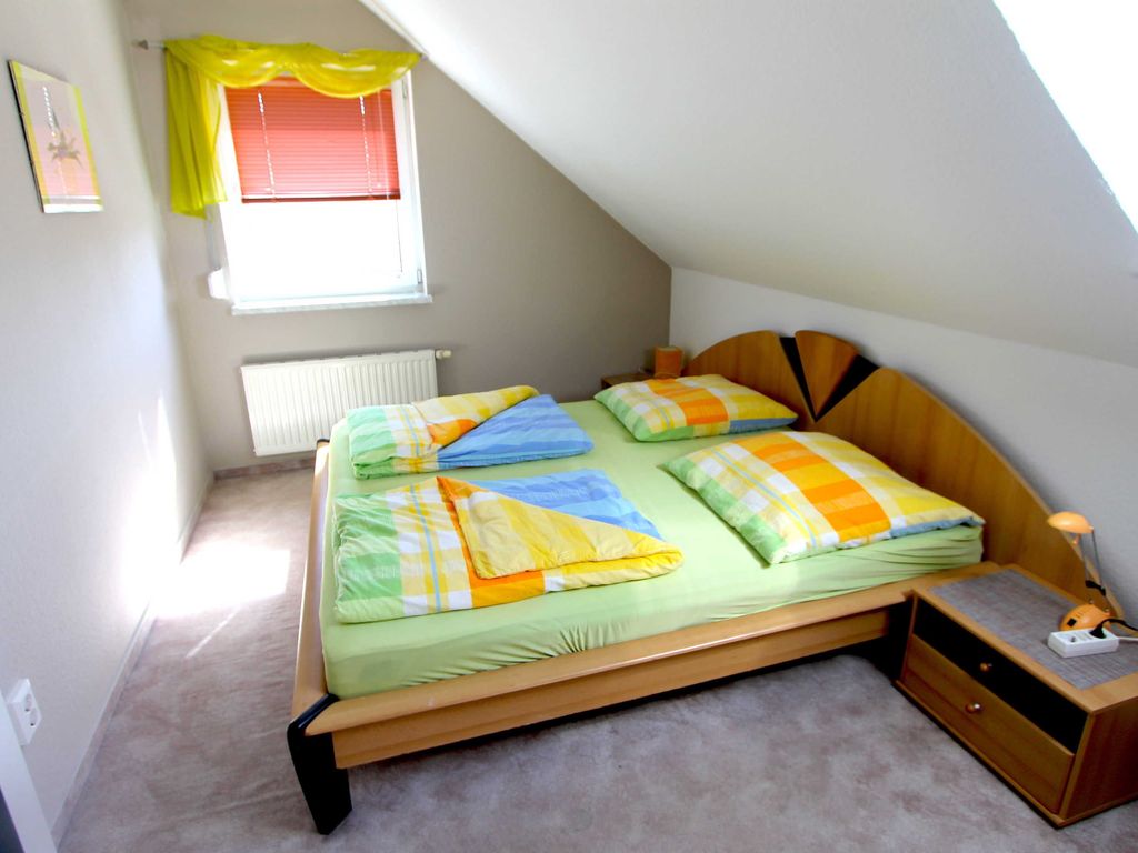 Schlafzimmer mit Doppelbett