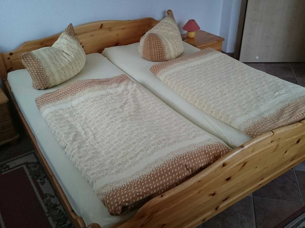 Doppelbett Schlafzimmer