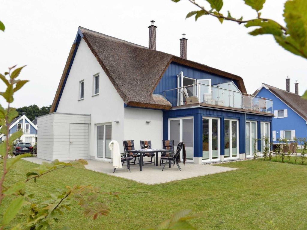 Ferienhaus mit Terrasse und Garten