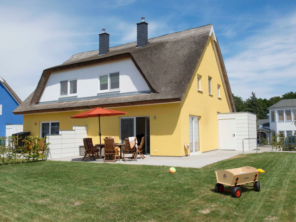 Ferienhaus mit Terrasse und Garten