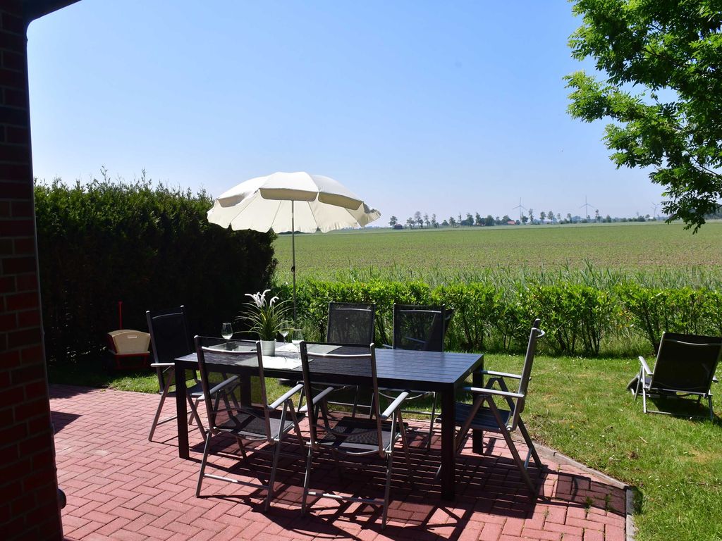 Terrasse mit Ausblick über die Felder