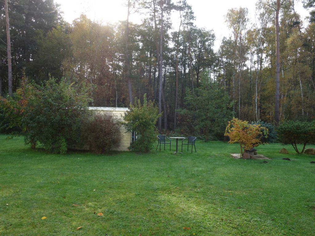 Sitzmöglichkeit auf der Wiese