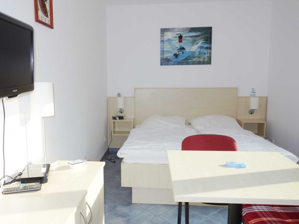 Doppelzimmer mit kleiner Pantry Küche und Bad