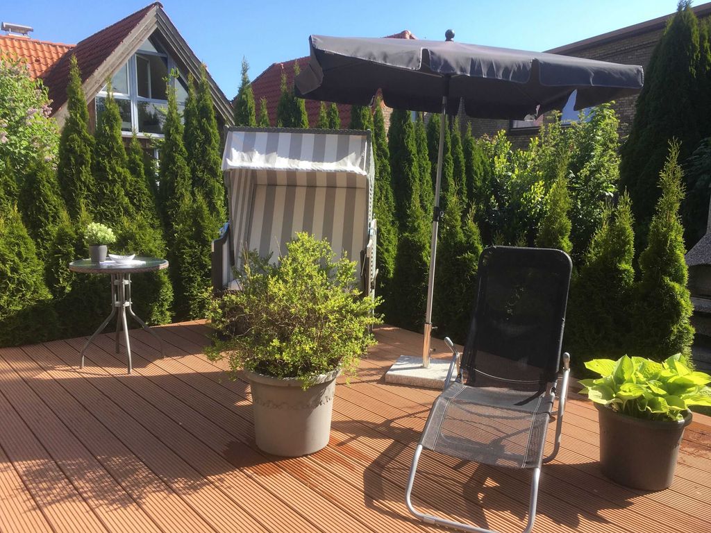 Dat lütte Nordlicht Huus Terasse mit Strandkorb
