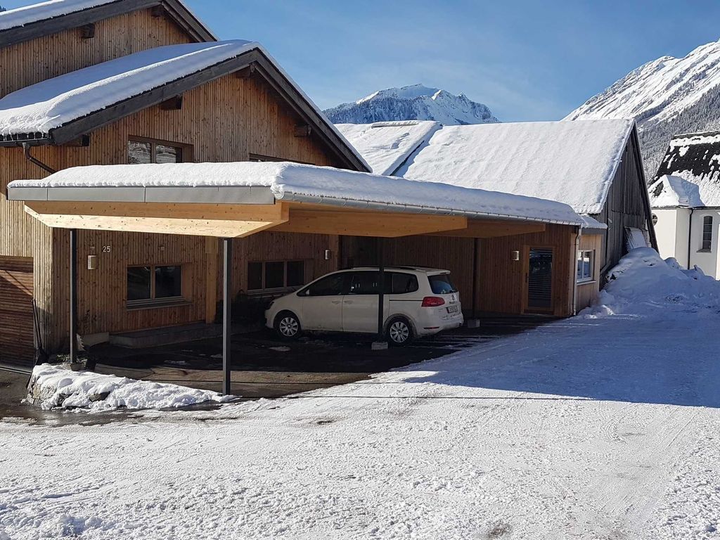 Nordseite/Carport