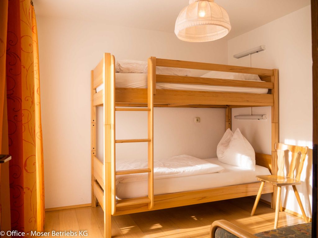 Familienzimmer-2. Raum im 1. Stock