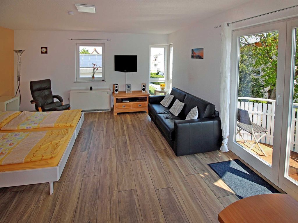 Villa Monika App. 12 mit Balkon und Seeblick