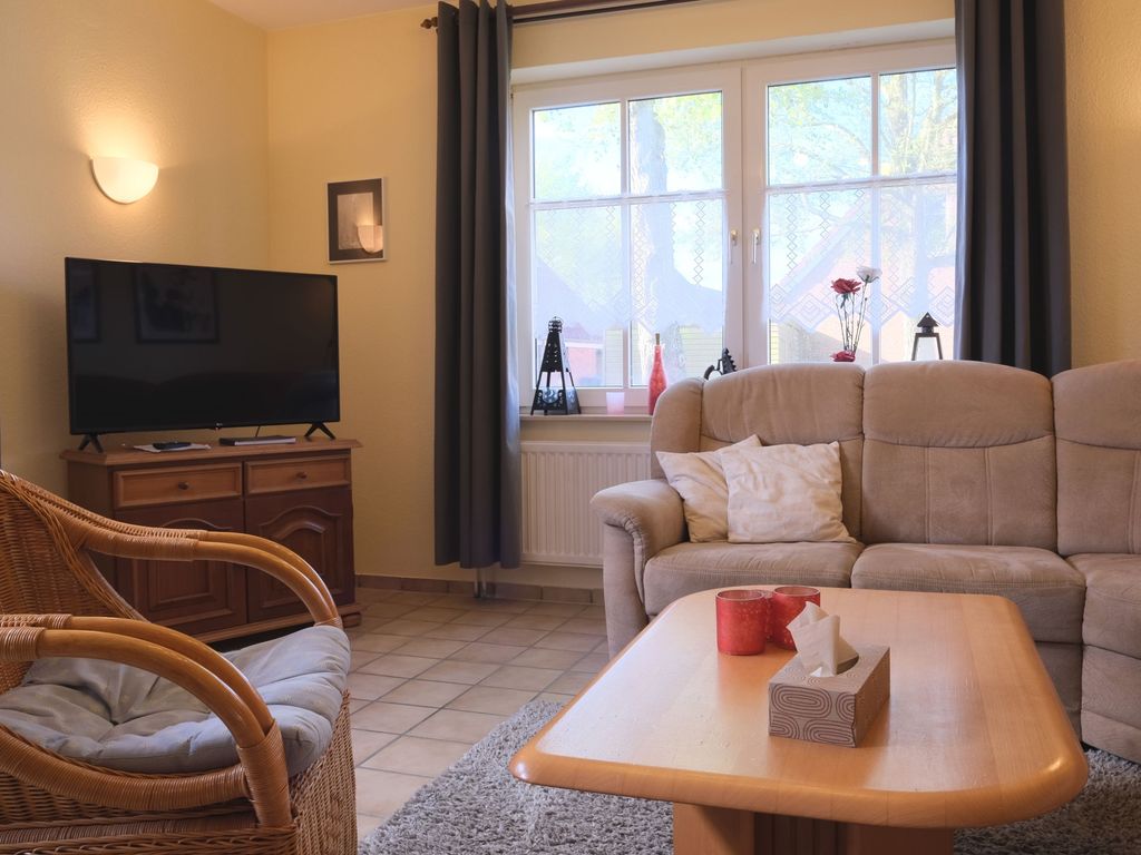 Sitzecke mit TV im Wohnzimmer