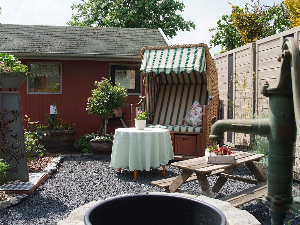 Garten mit Terrasse