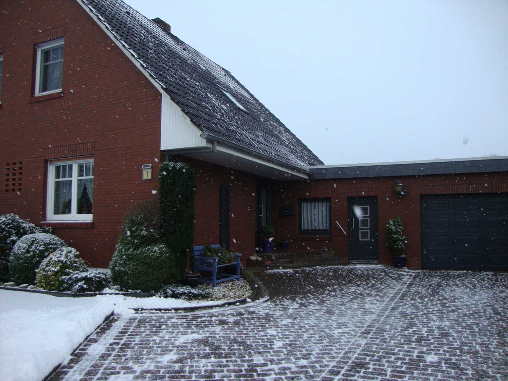 winterliche Hausansicht