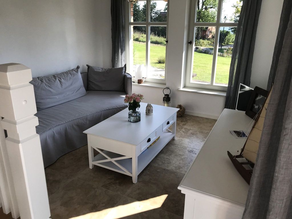 Wohnzimmer mit Blick in den Garten