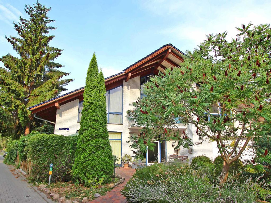 Blick auf das Wohnhaus mit Ferienwohnung