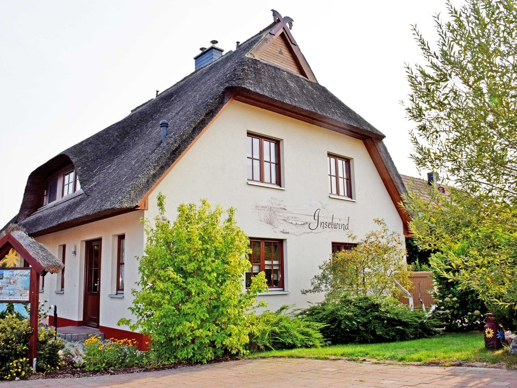 Ferienreethaus mit Kamin und Sauna