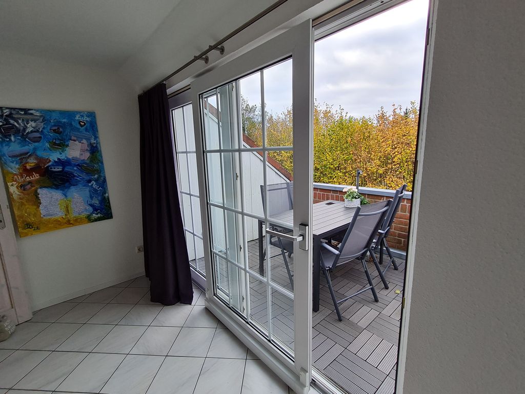 Wohnbereich mit direktem Zugang zum  Balkon