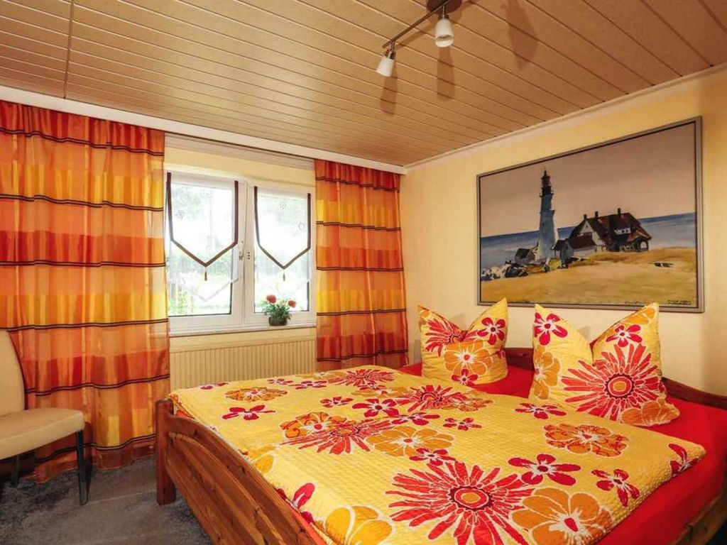 Schlafzimmer mit Doppelbett