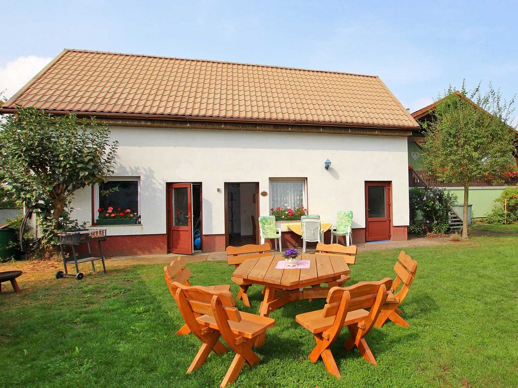 Ferienhaus mit Terrasse und Sitzecke