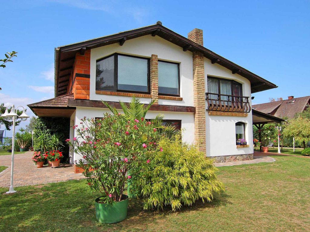 Große Ferienwohnung an der Müritz