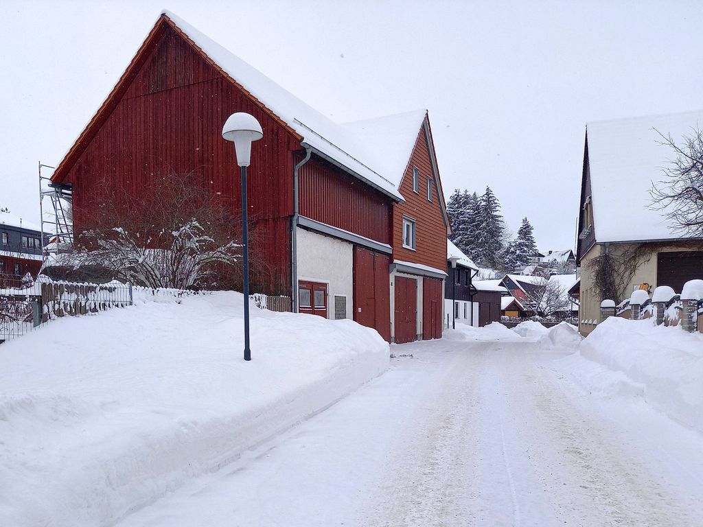 Ferienwohnungen Trute - Straßenansicht im Winter