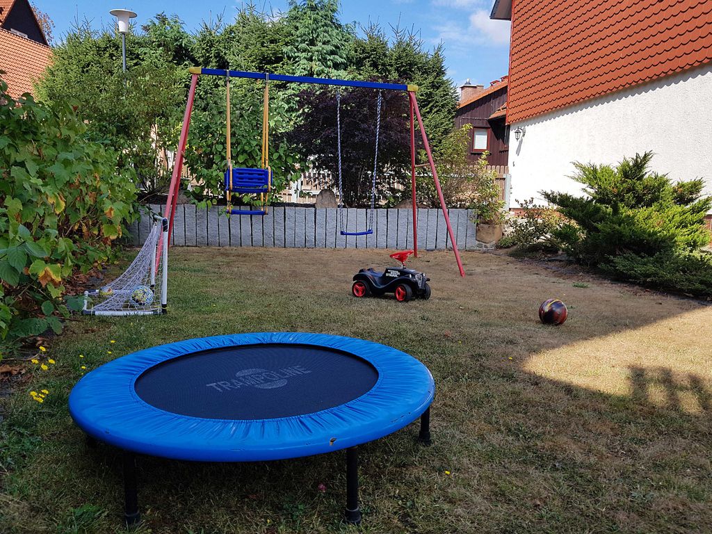 Spielgeräte für Kinder im Garten