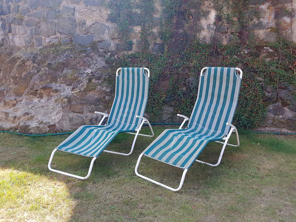Liegestühle zum Relaxen