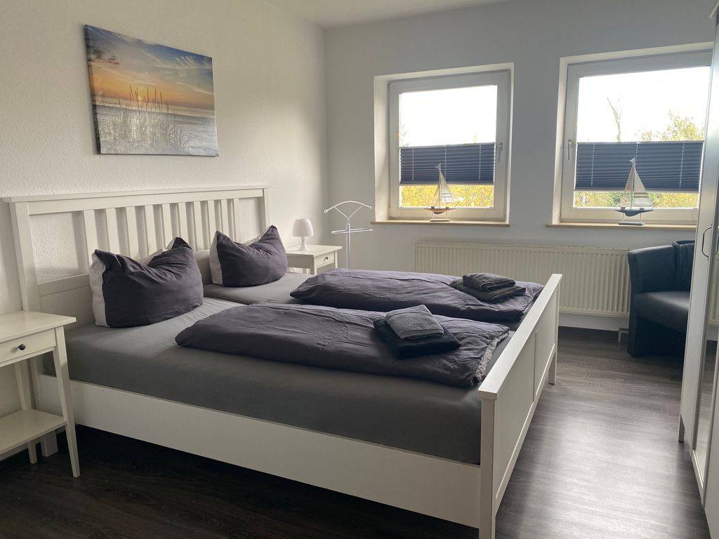 Schlafzimmer 1