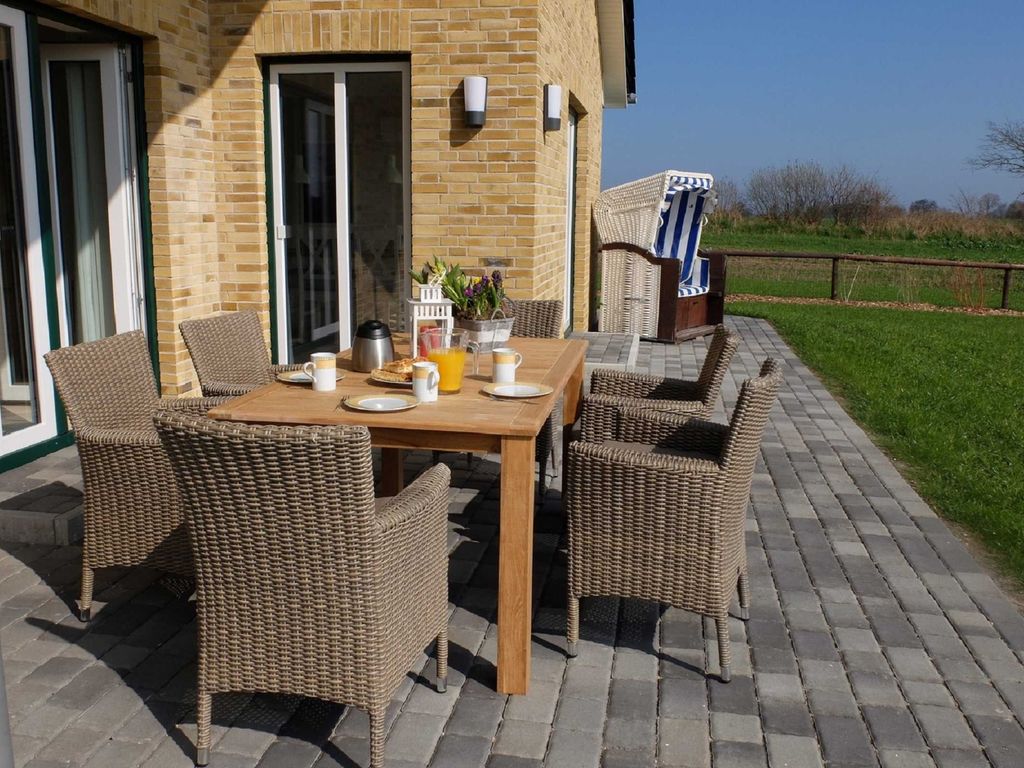 Sitzplatz auf der überdachten Terrasse