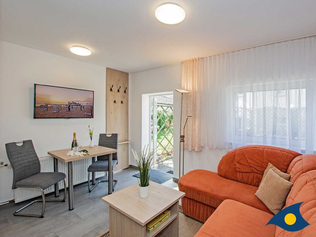 Wohnzimmer inkl. Essplatz am Fenster