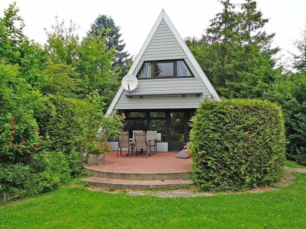 Zeltdachhaus - grosse Terrasse und Grundstück mit Zaun - W-LAN und elektrische Markise