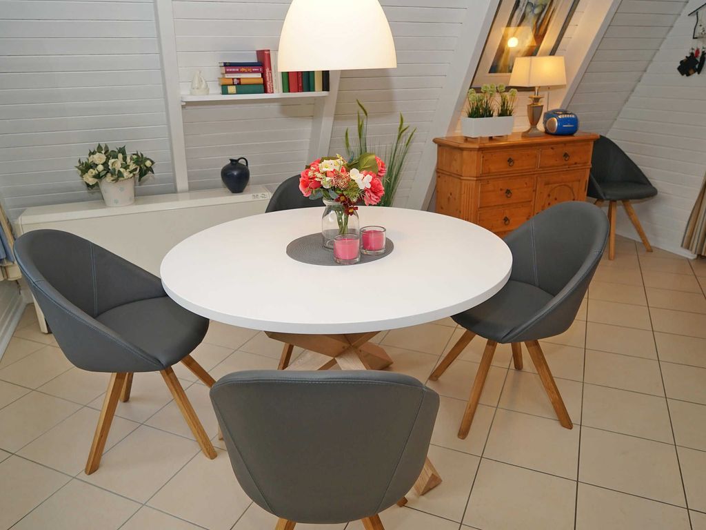 Esstisch im Wohnzimmer