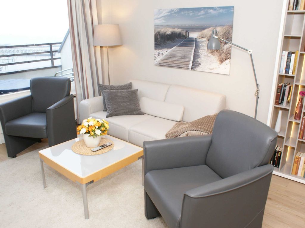 Wohnzimmer mit Ledersofa