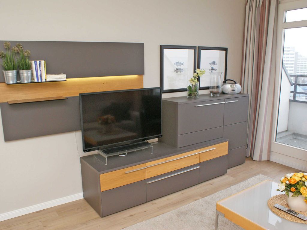 Wohnzimmerschrank mit TV
