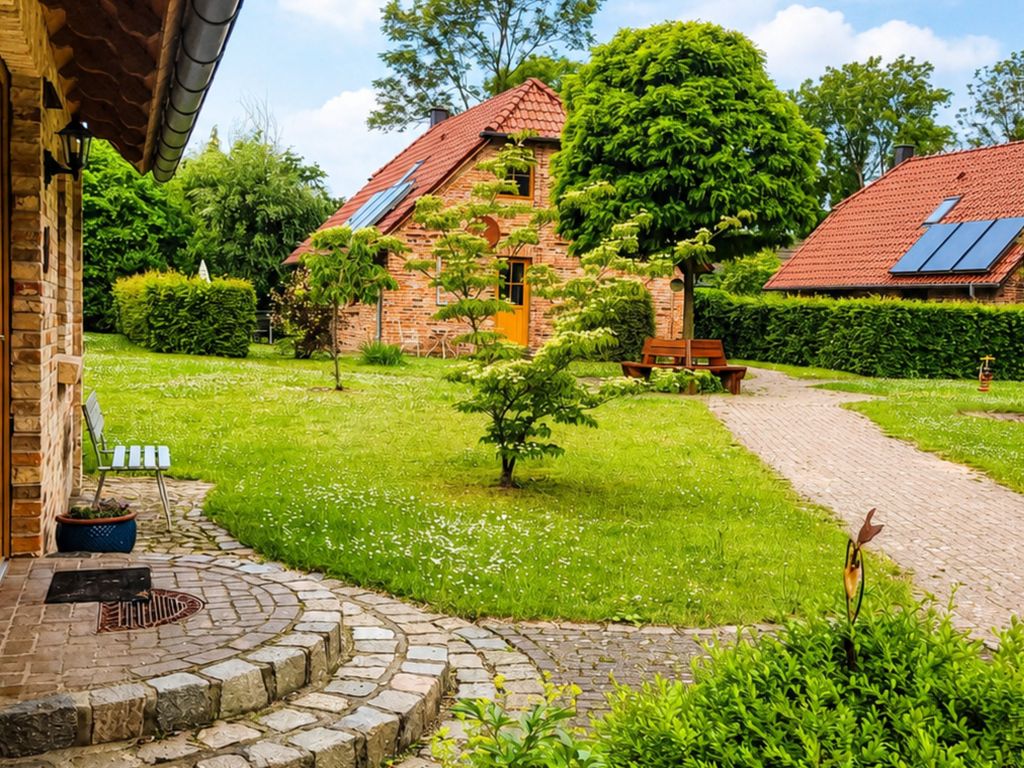 Großzügiger Ferienhof mit 4 Landhäusern und Kinder-Spielplatz